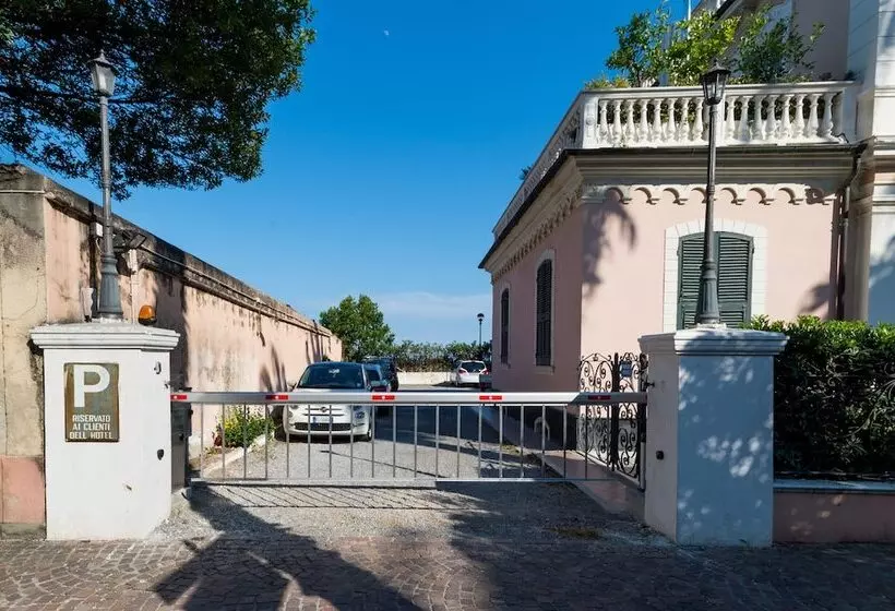 ホテル Miramare   Spotorno