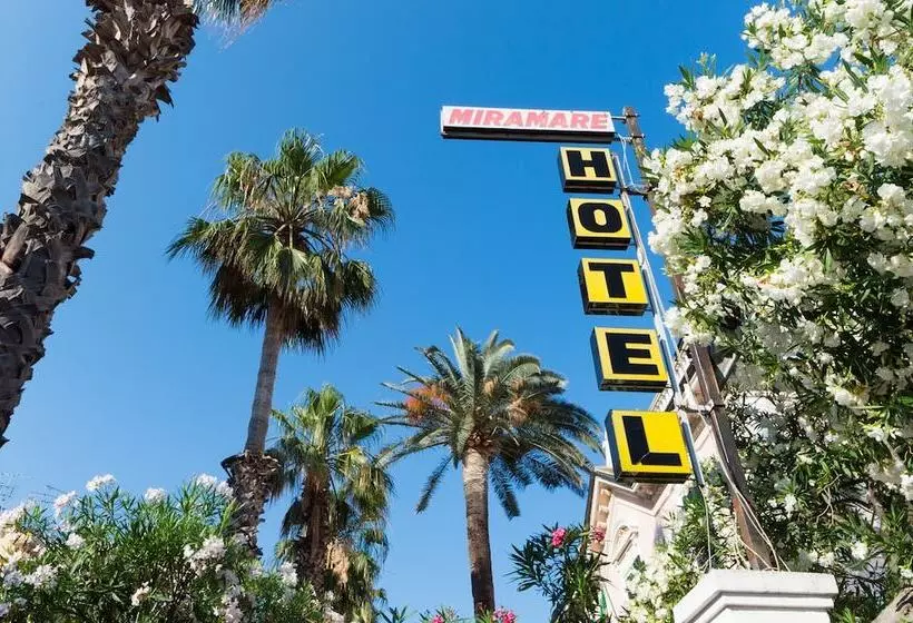 ホテル Miramare   Spotorno