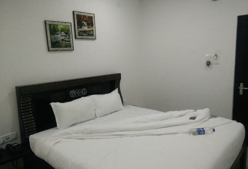 בית מלון כפרי Sandcity Balasore