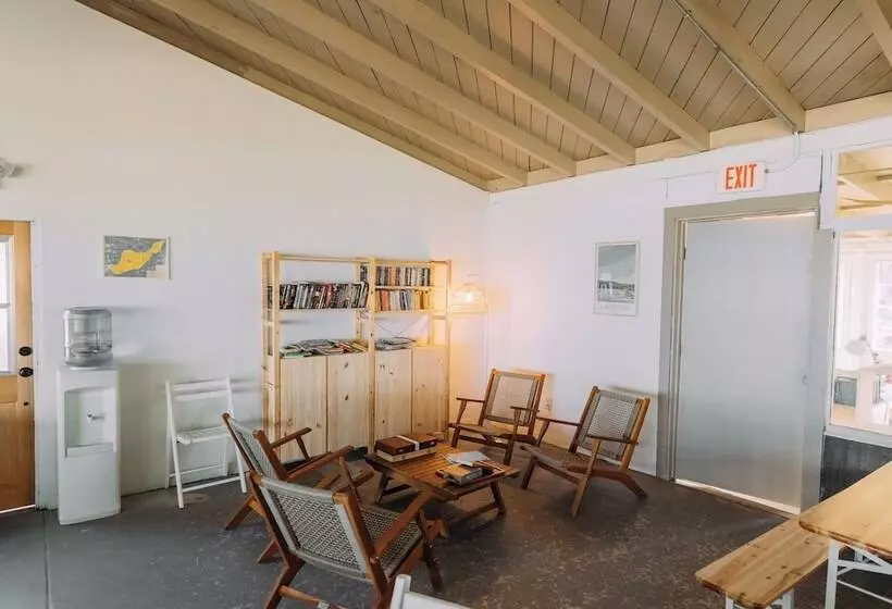 Hotelli White’s Landing Catalina Camp