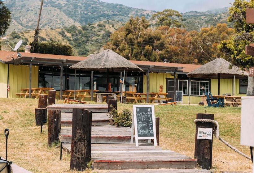 Отель White’s Landing Catalina Camp