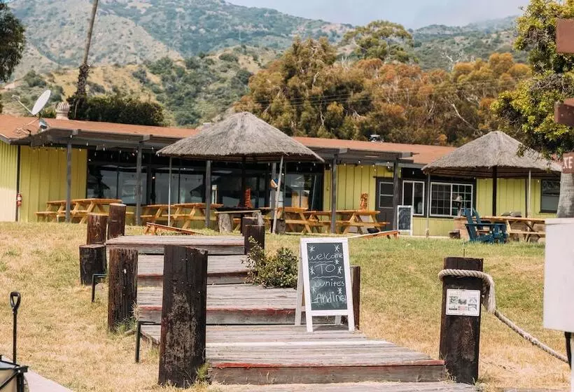 Hotelli White’s Landing Catalina Camp