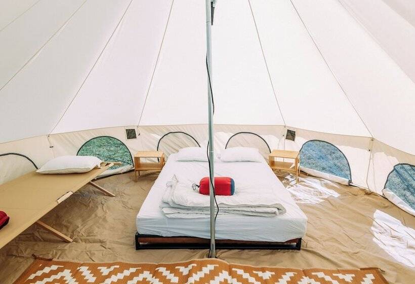 Отель White’s Landing Catalina Camp