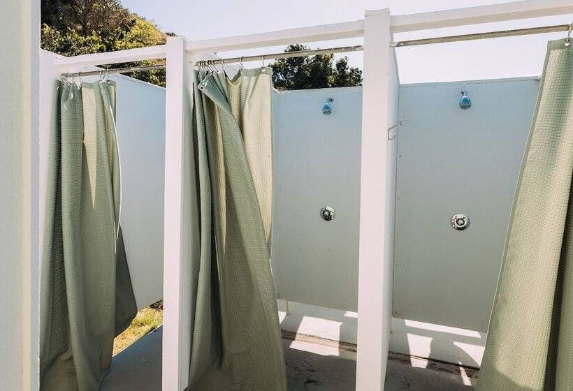 Отель White’s Landing Catalina Camp