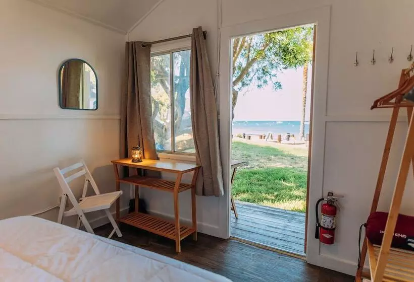 Hotelli White’s Landing Catalina Camp