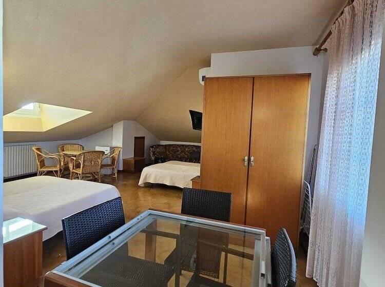 הוסטל Blue Spot