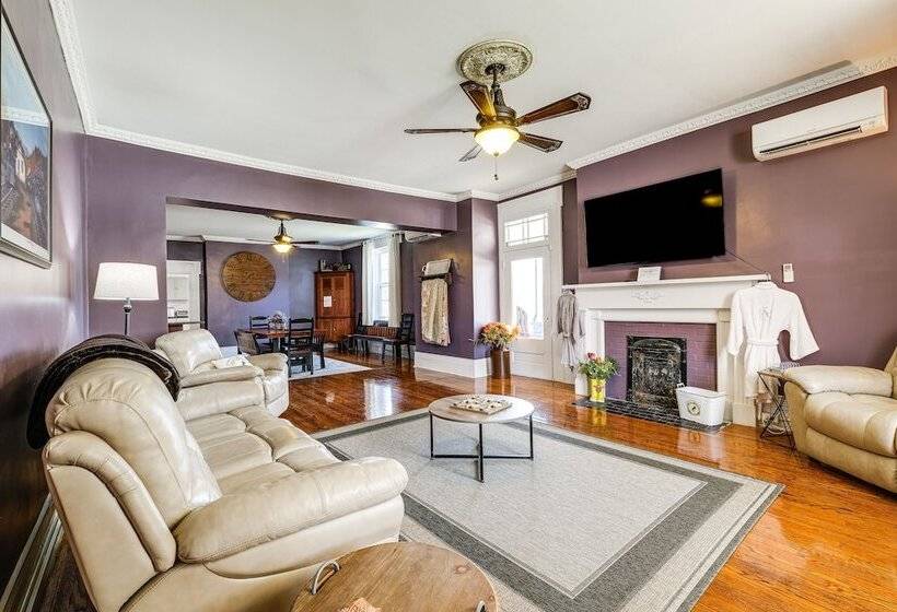 Luxe Virginia Historical Estate W/ Charcoal Grill!