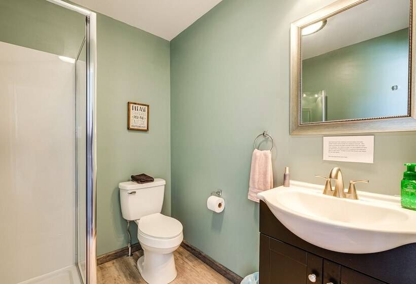 Luxe Virginia Historical Estate W/ Charcoal Grill!