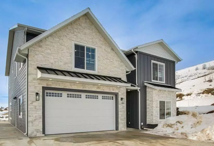 Modern & Spacious Garden City Home W/ Pool Access!