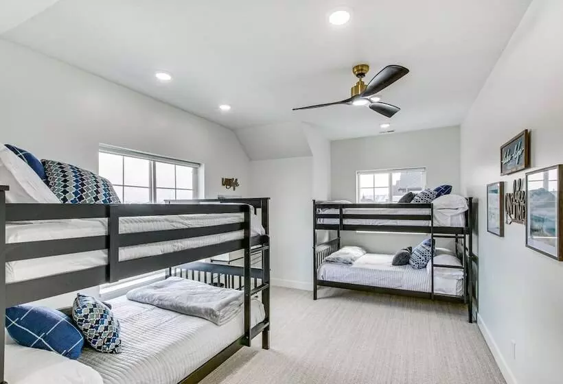 Modern & Spacious Garden City Home W/ Pool Access!