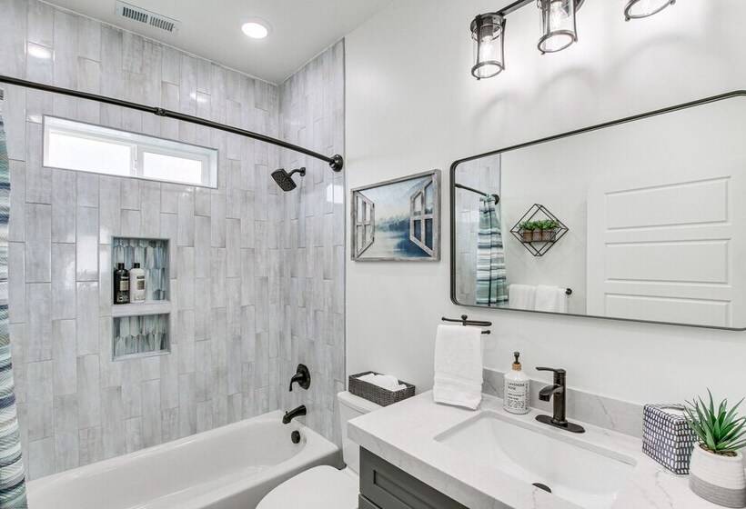 Modern & Spacious Garden City Home W/ Pool Access!