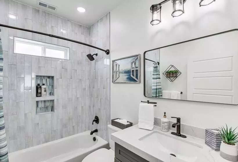 Modern & Spacious Garden City Home W/ Pool Access!