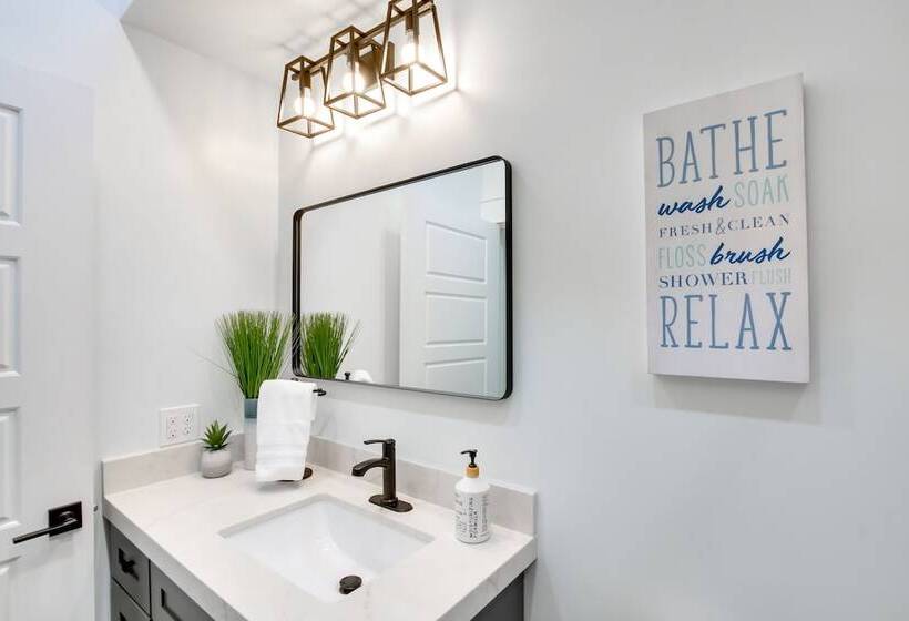 Modern & Spacious Garden City Home W/ Pool Access!