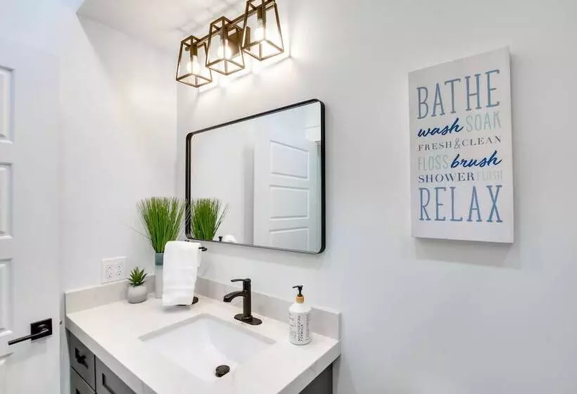 Modern & Spacious Garden City Home W/ Pool Access!