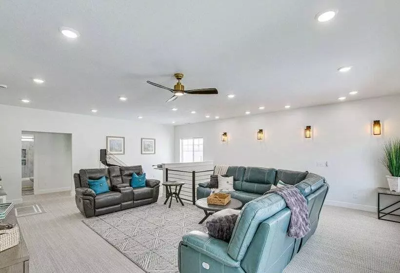 Modern & Spacious Garden City Home W/ Pool Access!