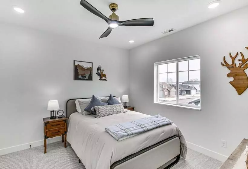 Modern & Spacious Garden City Home W/ Pool Access!