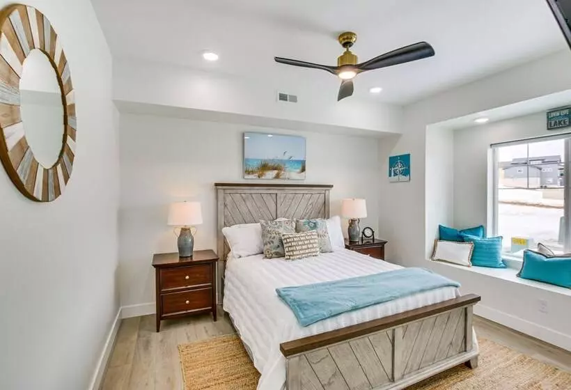 Modern & Spacious Garden City Home W/ Pool Access!