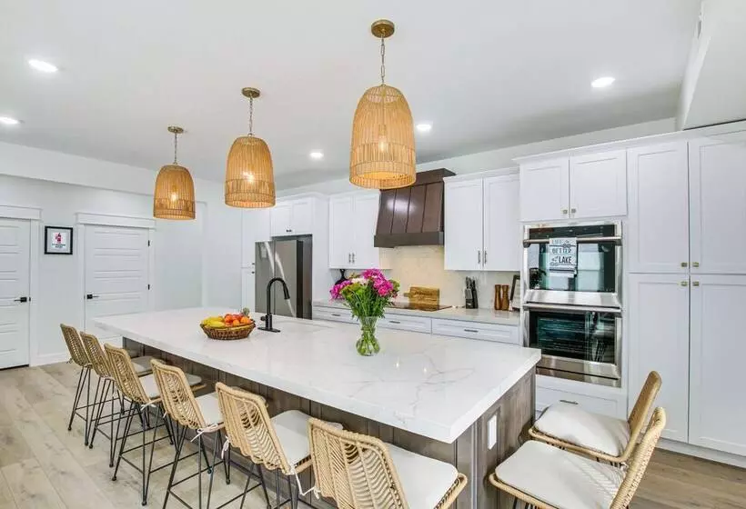 Modern & Spacious Garden City Home W/ Pool Access!