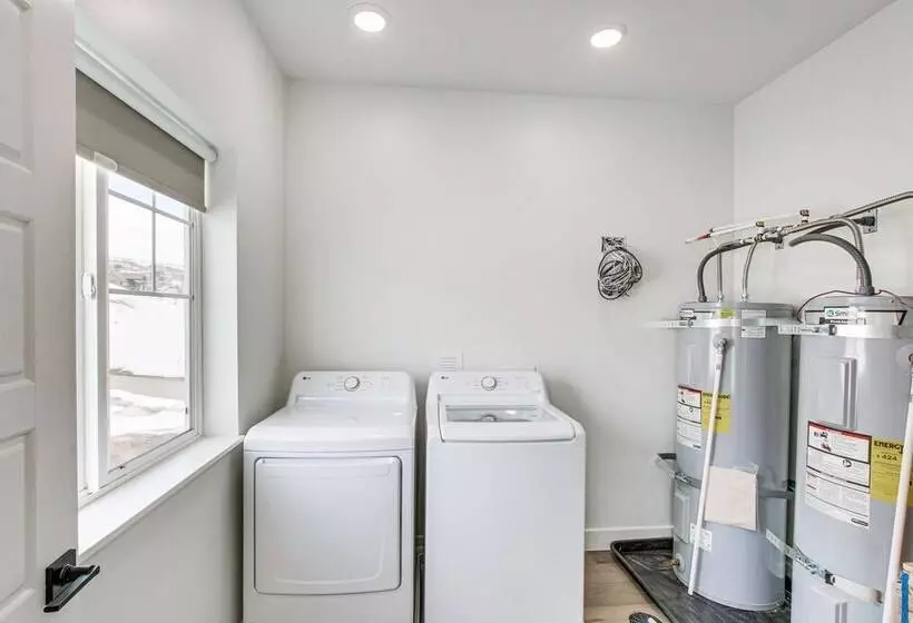 Modern & Spacious Garden City Home W/ Pool Access!