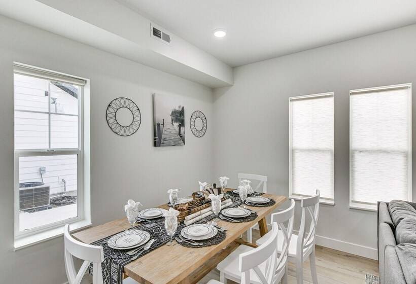 Modern & Spacious Garden City Home W/ Pool Access!