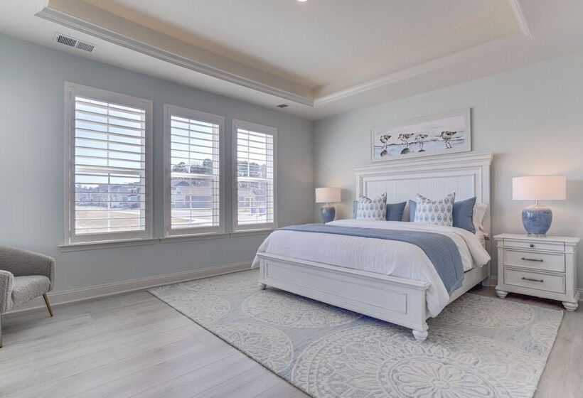 Modern & Spacious Ocean View Home W/ Pool Access