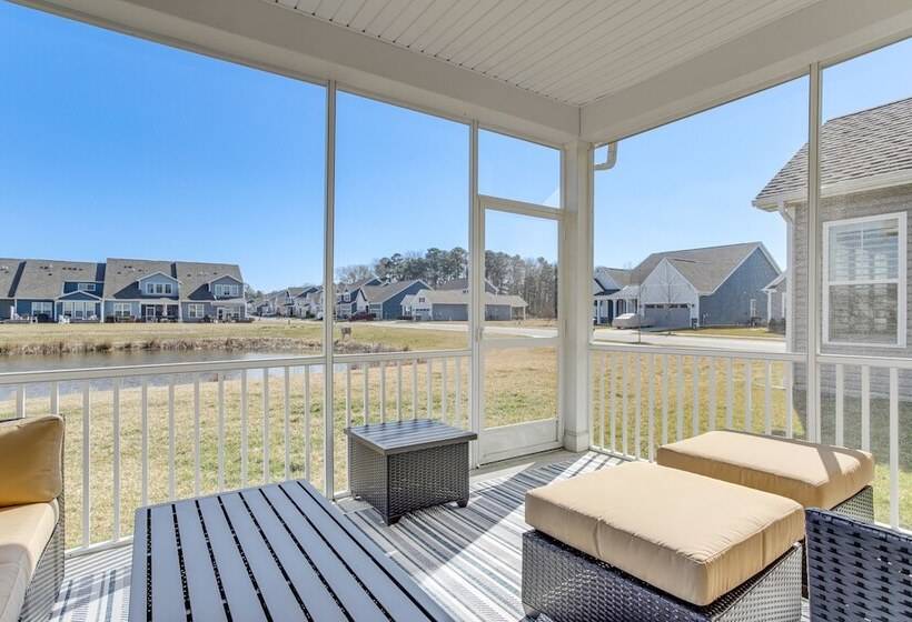 Modern & Spacious Ocean View Home W/ Pool Access