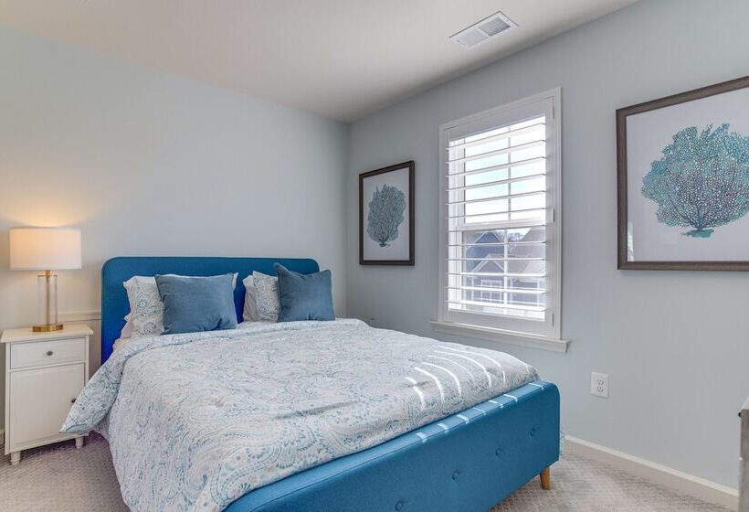 Modern & Spacious Ocean View Home W/ Pool Access