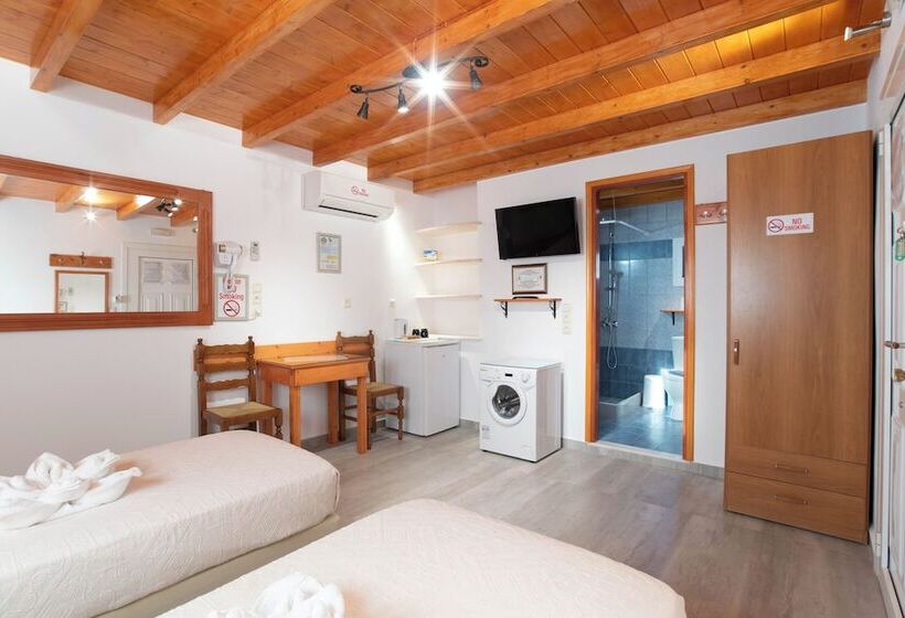 פנסיון Room In Apartment   Third Floor With Sea View Double Or Twin Room With Private Terrace