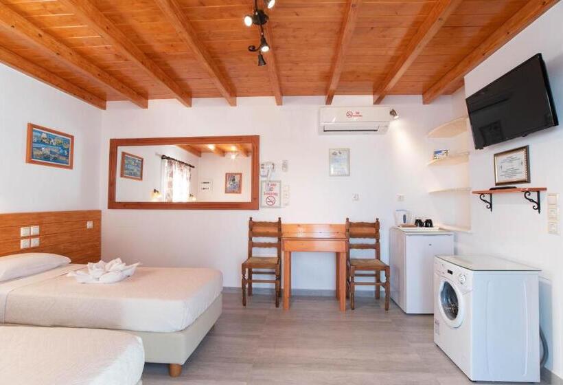 פנסיון Room In Apartment   Third Floor With Sea View Double Or Twin Room With Private Terrace