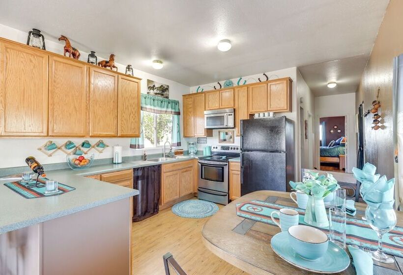 Pet Friendly Chilcoot Cottage On 34 Acres!