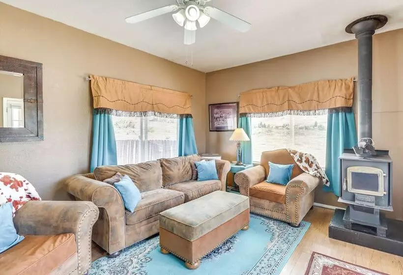 Pet Friendly Chilcoot Cottage On 34 Acres!
