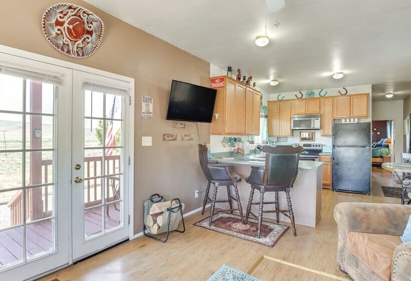 Pet Friendly Chilcoot Cottage On 34 Acres!