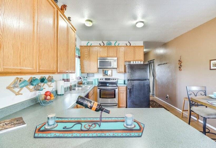 Pet Friendly Chilcoot Cottage On 34 Acres!