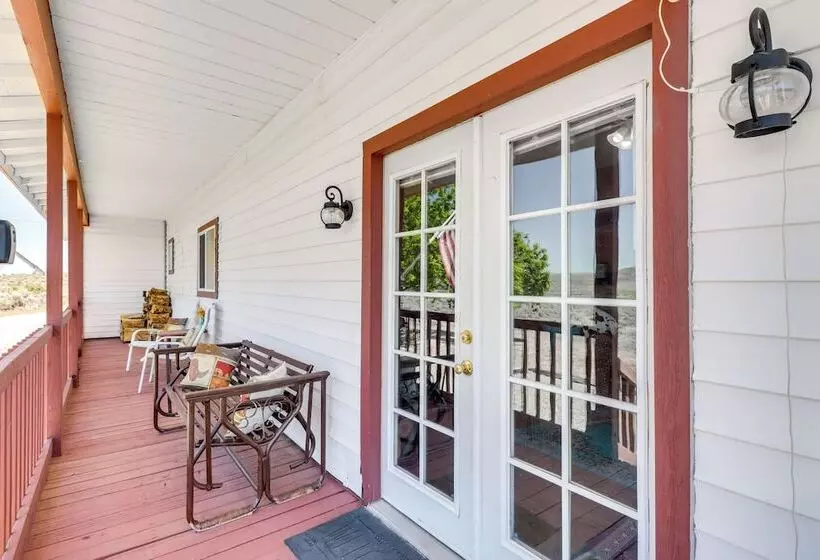 Pet Friendly Chilcoot Cottage On 34 Acres!