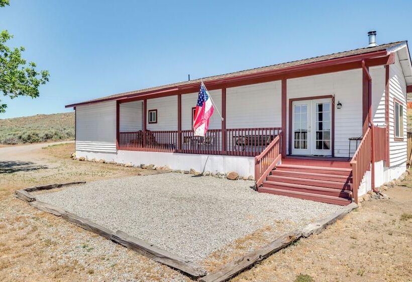 Pet Friendly Chilcoot Cottage On 34 Acres!