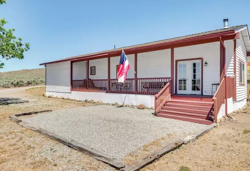Pet Friendly Chilcoot Cottage On 34 Acres!