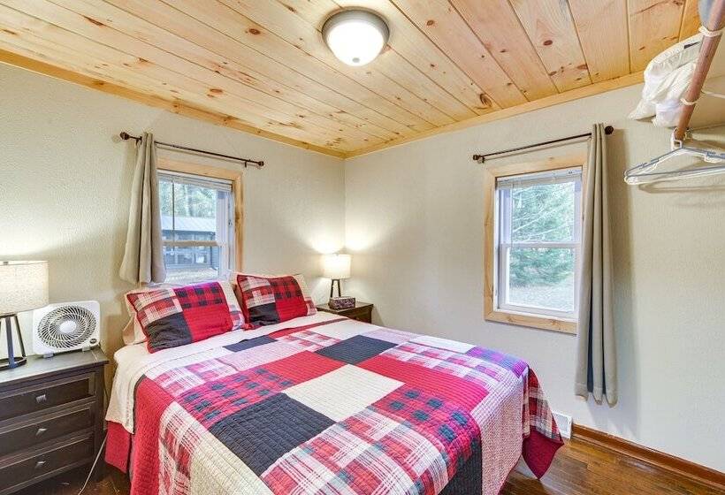 Pet Friendly Couderay Cabin W/ Boat Dock + Grill!