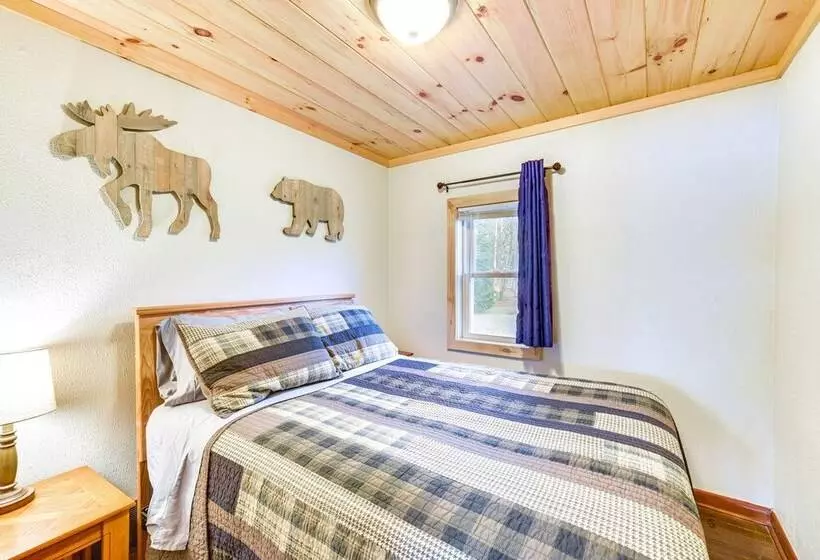 Pet Friendly Couderay Cabin W/ Boat Dock + Grill!