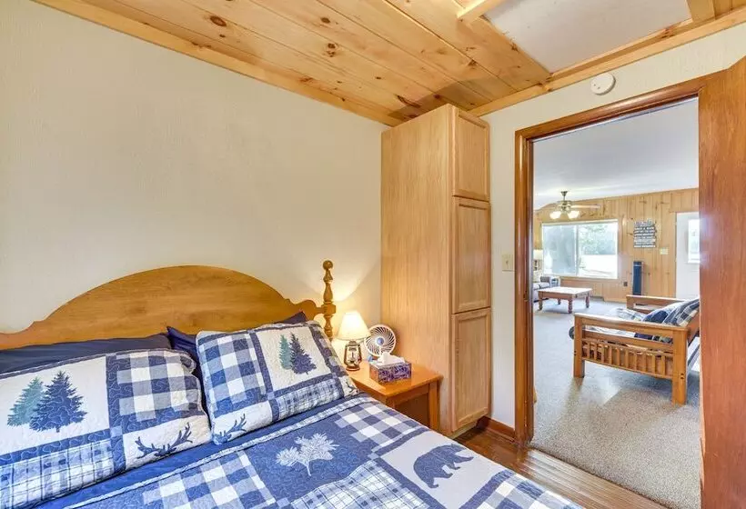 Pet Friendly Couderay Cabin W/ Boat Dock + Grill!