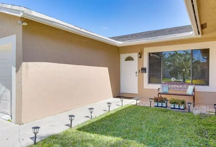 Near Beaches: Pet Friendly Sunrise Escape W/ Patio