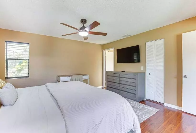 Near Beaches: Pet Friendly Sunrise Escape W/ Patio