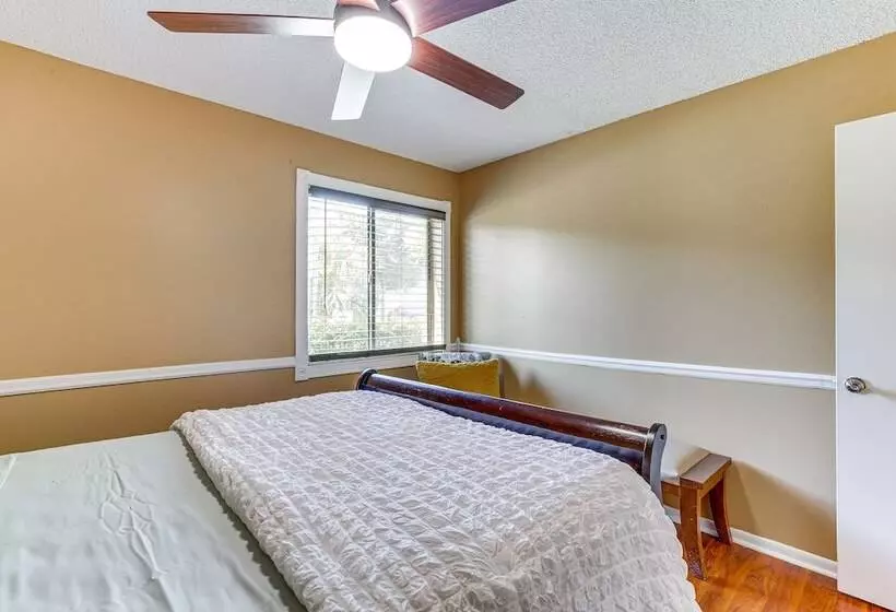 Near Beaches: Pet Friendly Sunrise Escape W/ Patio