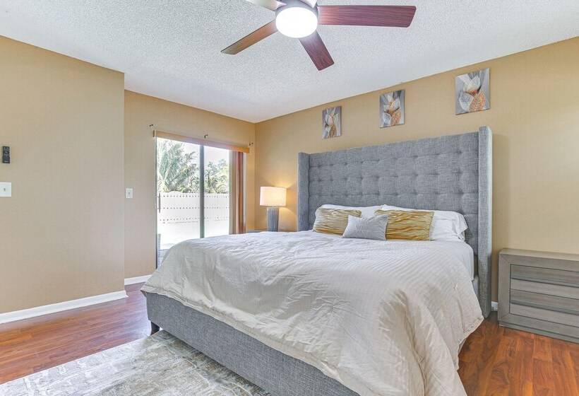 Near Beaches: Pet Friendly Sunrise Escape W/ Patio