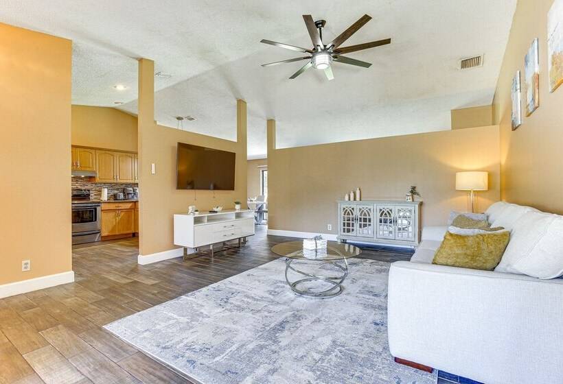 Near Beaches: Pet Friendly Sunrise Escape W/ Patio