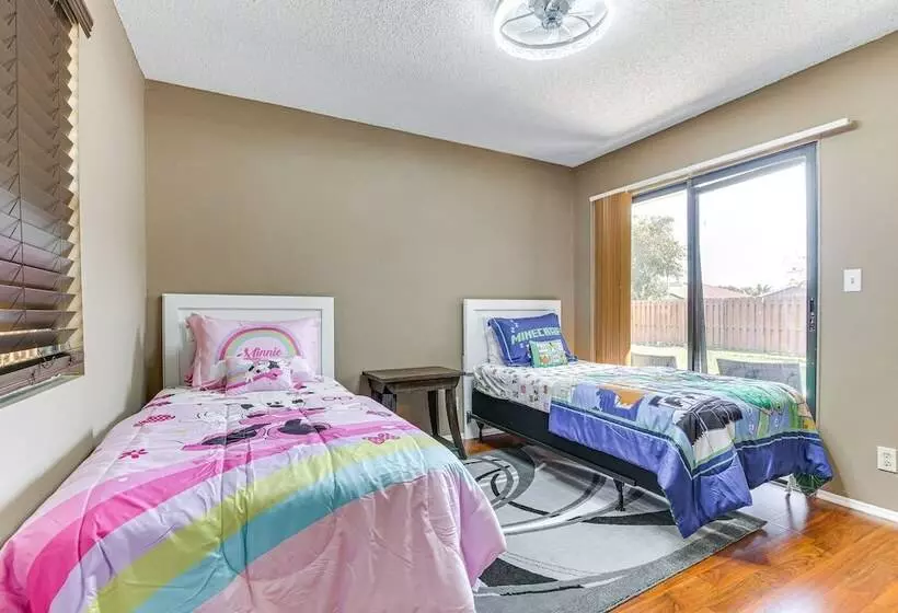 Near Beaches: Pet Friendly Sunrise Escape W/ Patio