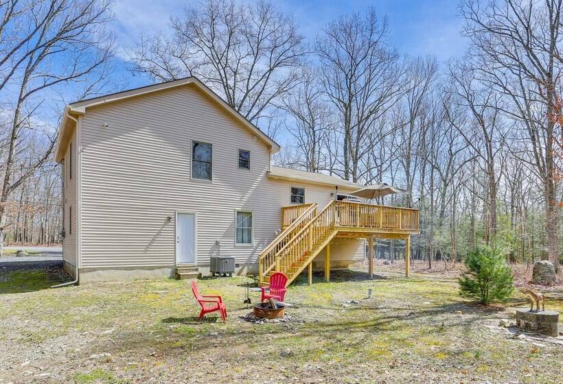 Secluded Poconos Retreat With Deck & Fire Pit