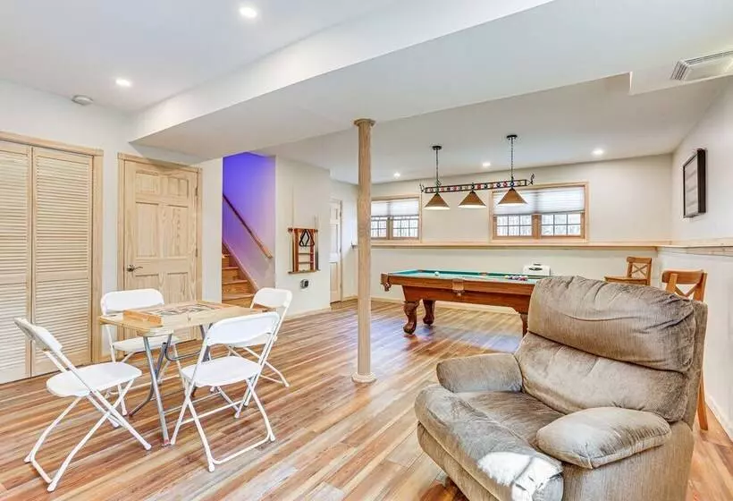 Secluded Poconos Retreat With Deck & Fire Pit