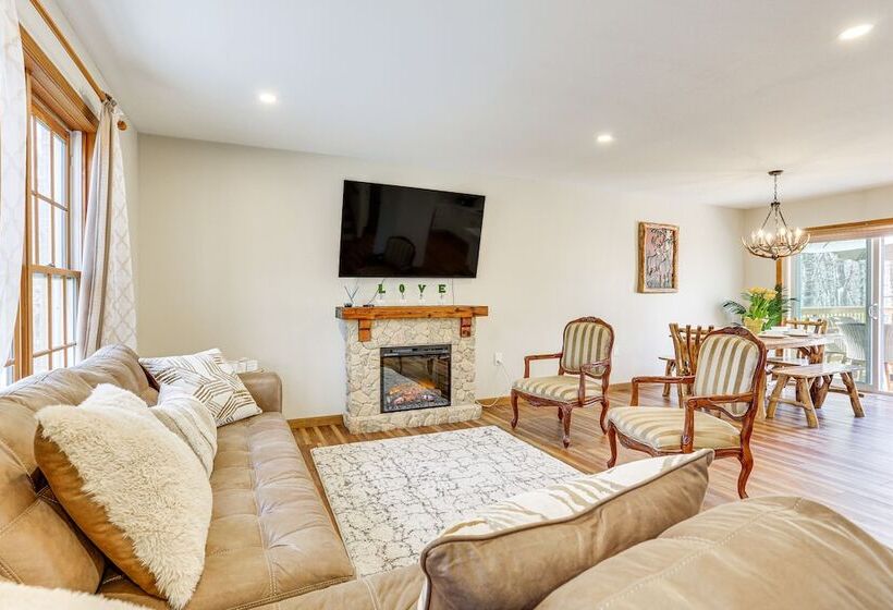 Secluded Poconos Retreat With Deck & Fire Pit