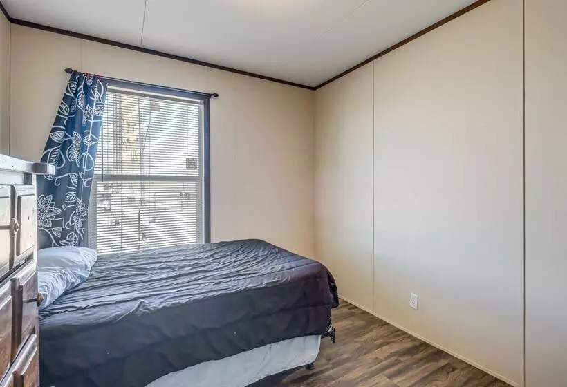 Remote Texas Group Retreat W/ Free Wifi!