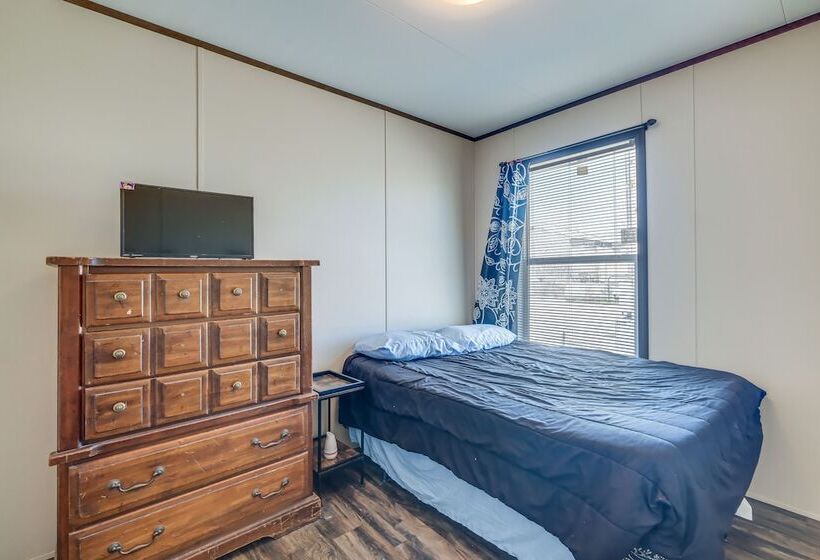 Remote Texas Group Retreat W/ Free Wifi!